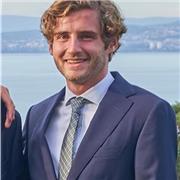 Étudient ingénieur en robotique, propose des cours scientifiques en ligne (maths, physique, chimie, informatique)